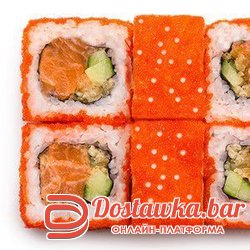 Ролл с лососем в остром соусе