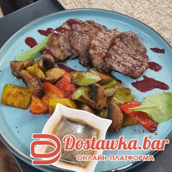 медальоны с овощами wok в вишнёвом соусе