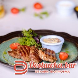 МЕДАЛЬОНЫ ИЗ ТЕЛЯТИНЫ С ГРИБНЫМ СОУСОМ