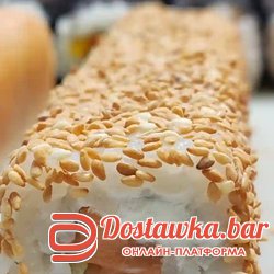 Ролл с жаренным лососем