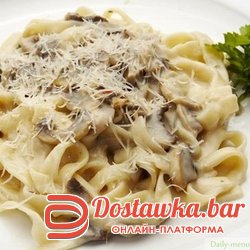 Фетучини с курочкой и грибами в сливочном соусе